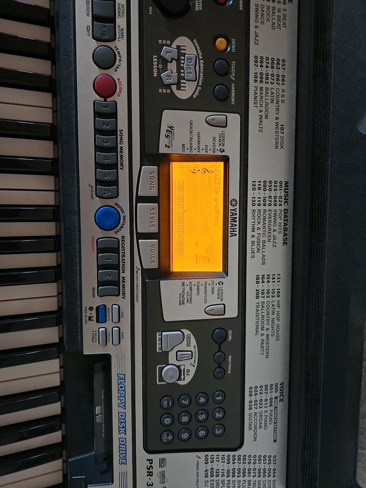 Keyboard Yamaha psr 350 in Hoyerswerda