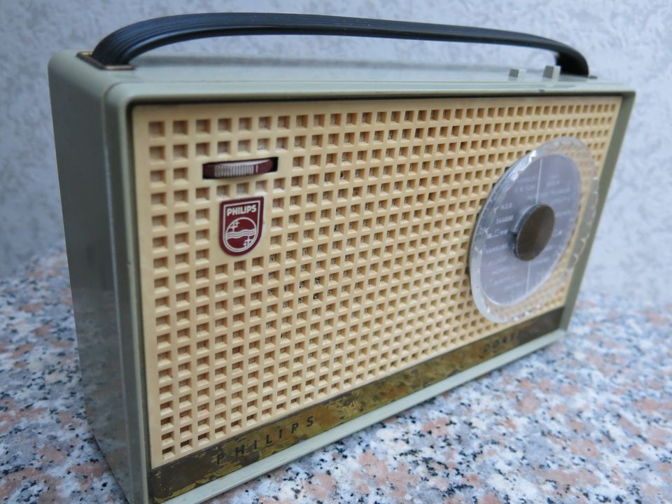 PHILIPS DORETTE 300 Auto-Koffersuper TRANSISTOR KOFFER-RADIO in Heinsberg