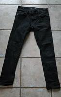 Jeans lang schwarz Gr. 30/32 wohl H & M -- neuwertig Sachsen - Riesa Vorschau