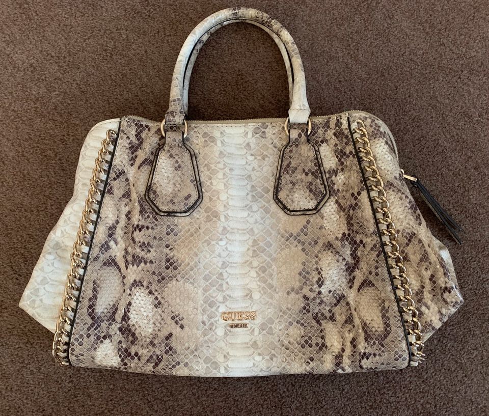 Guess Handtasche Beige/braun Original / Neuwertig in Markgröningen