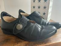 Schwarze Schuhe / Halbschuhe von Think!, Gr. 39 Brandenburg - Panketal Vorschau