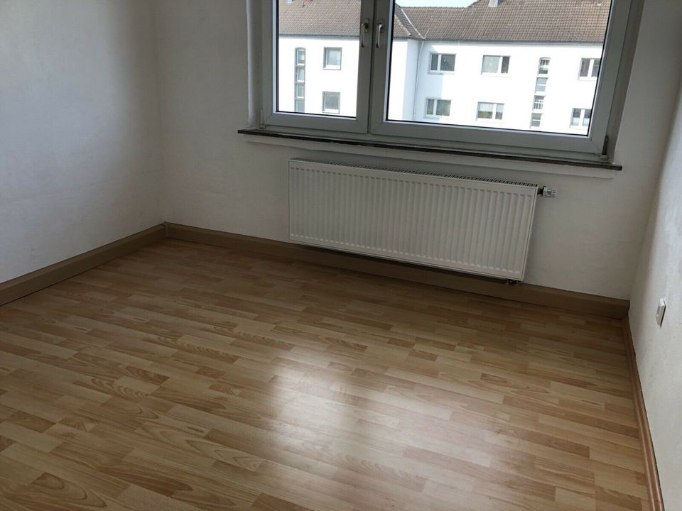 Helle 3-Zimmer-Wohnung, Balkon, Kreishausnähe in Lüdenscheid