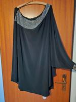Schwarzes Kleid mit Steinchen in Größe 52/54 Hessen - Altenstadt Vorschau