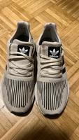 Adidas Sneaker Größe 10 / 44 Frankfurt am Main - Berkersheim Vorschau