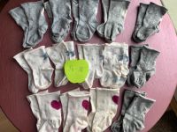 s. Oliver Baby Söckchen ohne einschneidende Bündchen Größe 16-18 Hessen - Rosenthal Vorschau