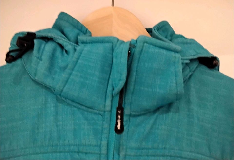 türkise Softshelljacke von Blue Wave Gr. 36 in Arnsberg