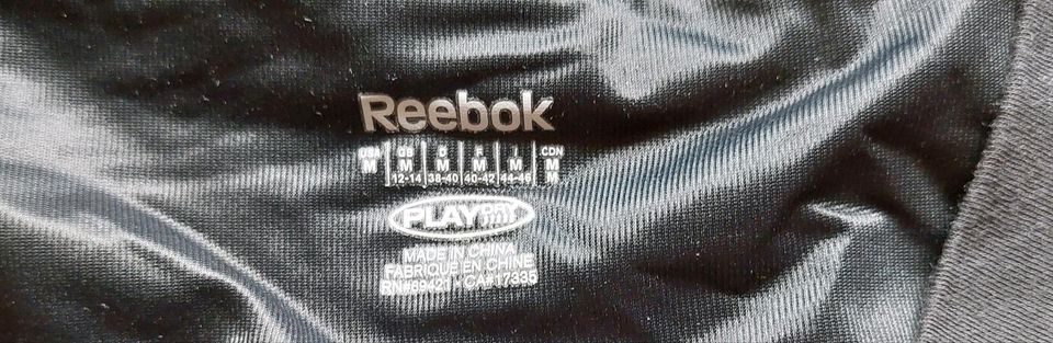 Schwarzes Sport-Shirt von Reebok in Größe M in Uetze