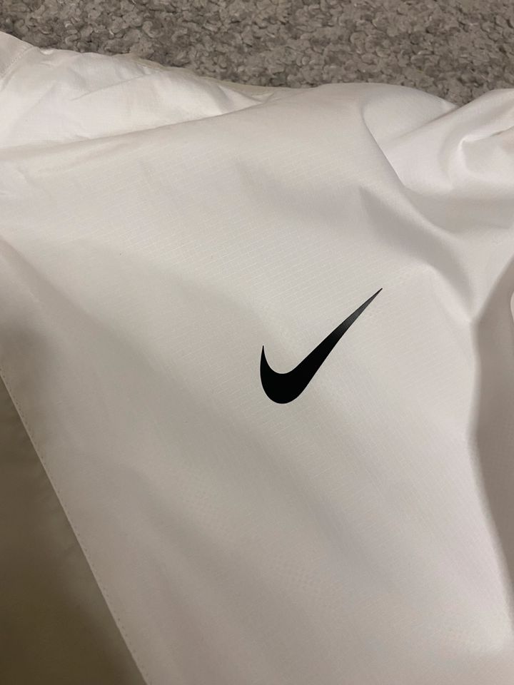 Nike Leichte Jacke Windrunner XL in München