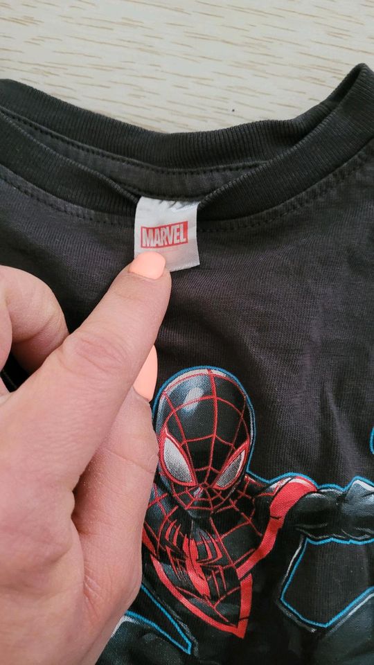 Spiderman Longsleeves H&M in Eltville