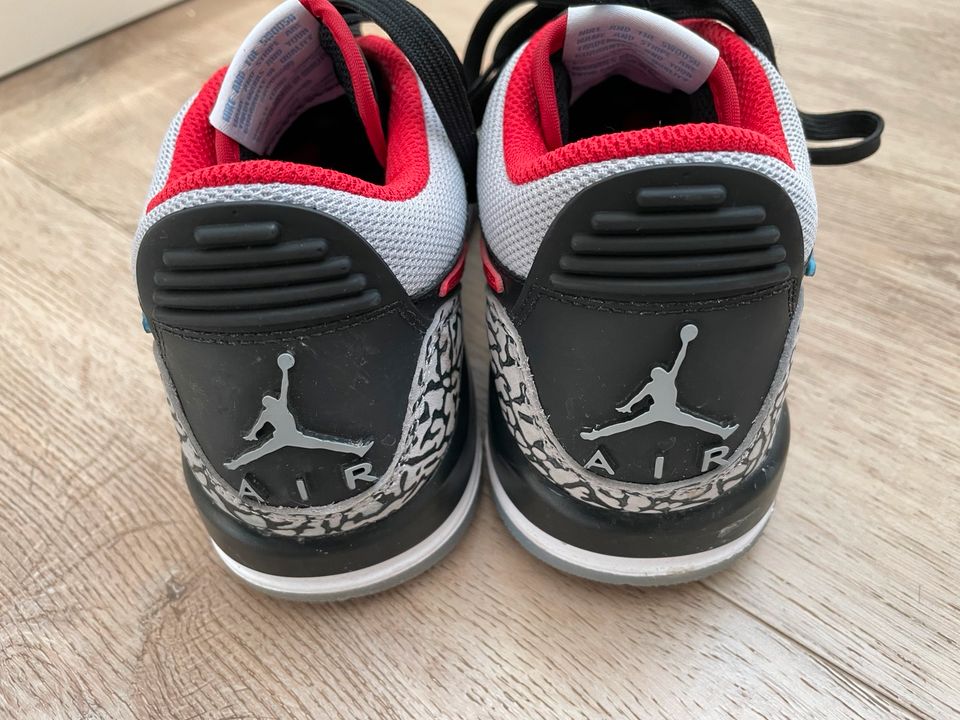 Nike AIR JORDAN LEGACY 312 UNISEX -Basketballschuh, Gr 37,5 in Hamburg