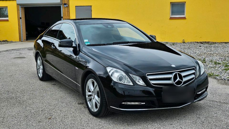 Mercedes E220CDI COUPE in Freilassing