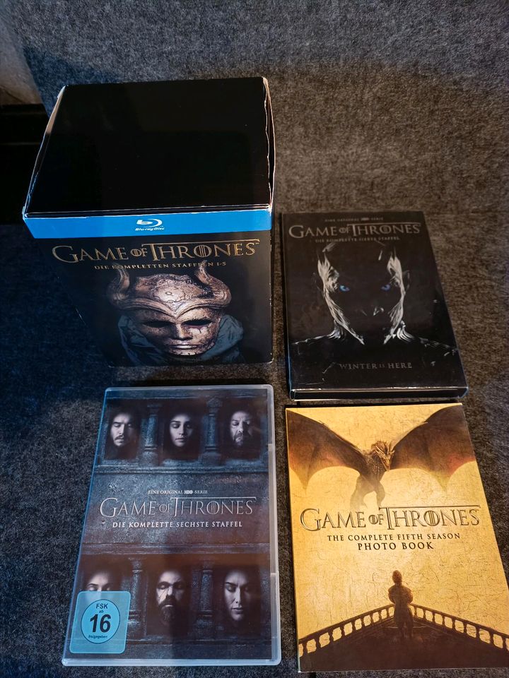 DVD´s Game of Thrones Staffel 1 - 5 im Schuber in Rühen