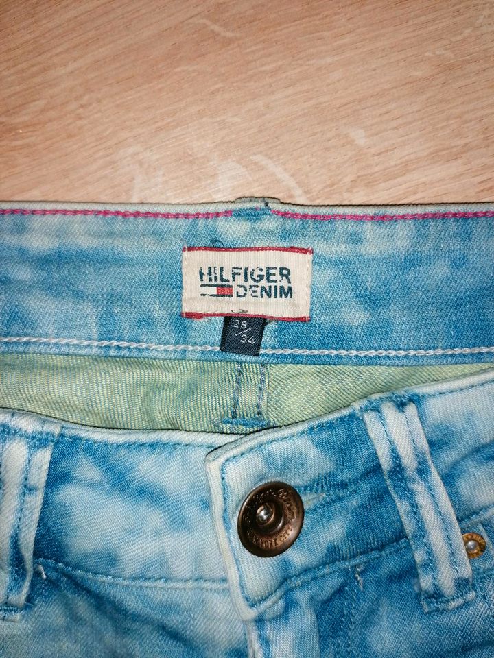 Hilfiger Jeans in Schwarzenbruck