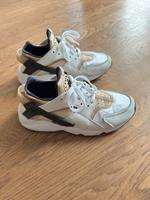 Nike Air Huarache - Damen Gr. 38,5 Baden-Württemberg - Rottweil Vorschau