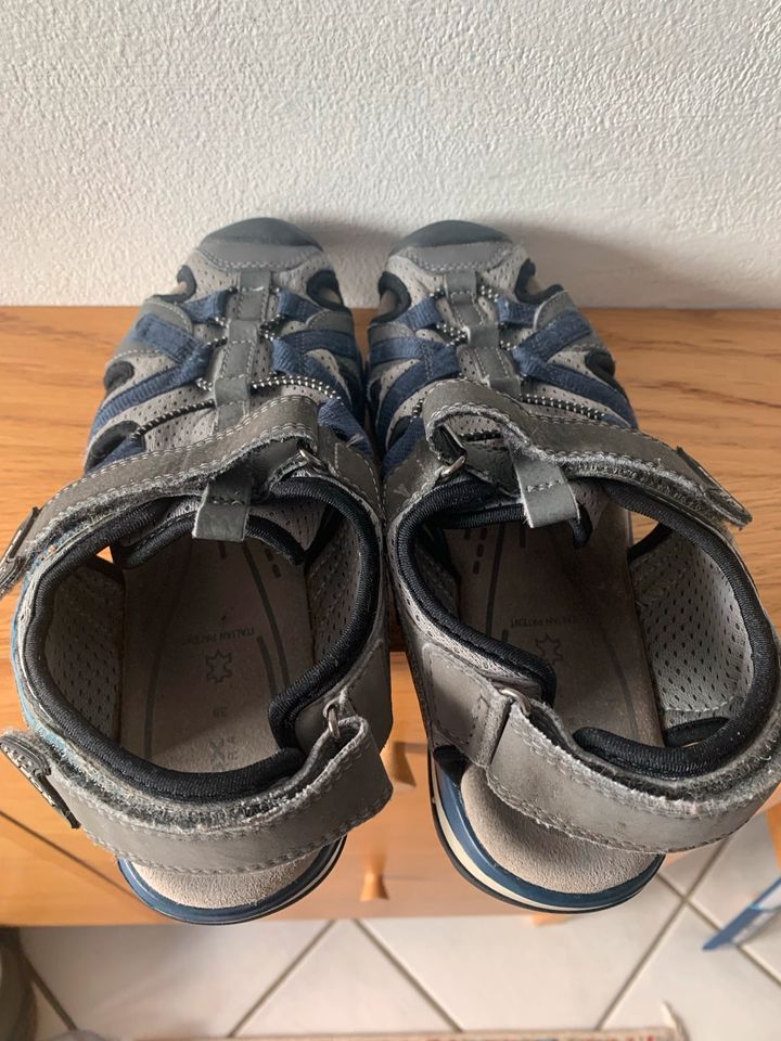 Geox Jungen Sandalen oder Sportschuhe in Wolfratshausen