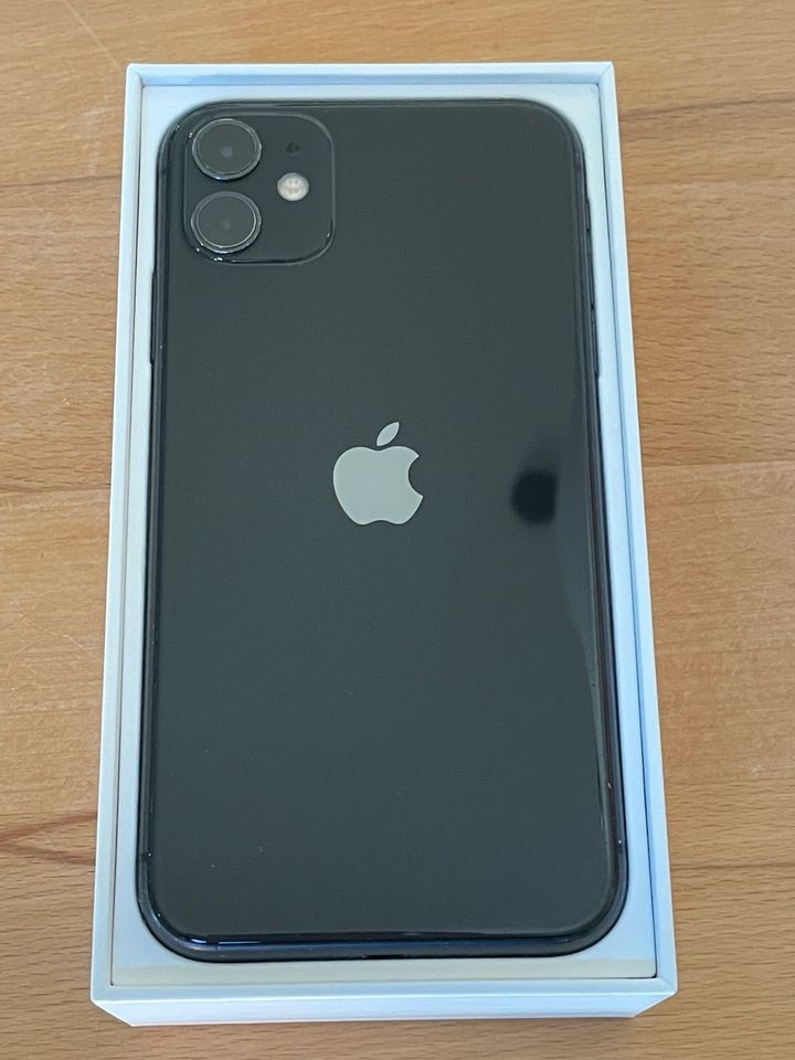 iPhone 11 64 GB 83% Akkuleistung in Reppenstedt