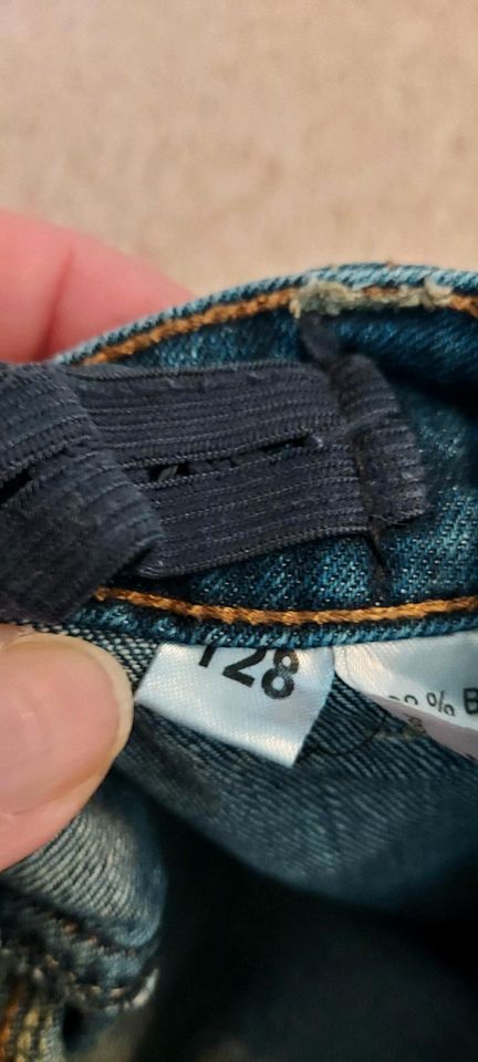 Jeans für Mädchen für 1,50 € in Gr. 128 in Deißlingen