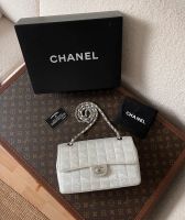 Chanel Classic Flap Bag Travel Line Nylon Silber Weiß Grau Tasche Hessen - Marburg Vorschau