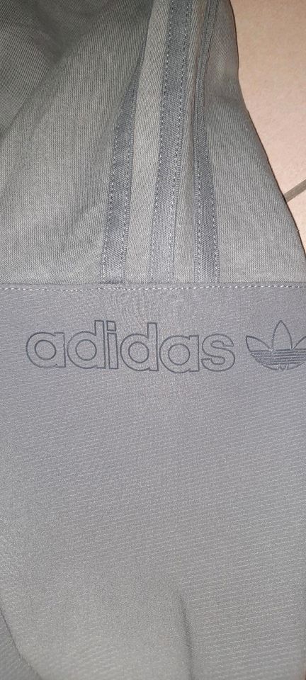 Adidas Sporthose 146 in Wuppertal