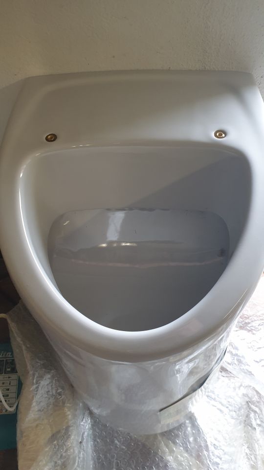 Villeroy & Boch Urinal Omnia compact mit Deckel, manhatten, neu in Schöndorf (an der Ruwer)