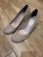 Marco Tozzi Gr. 38 Pumps Damen beige Wildleder Bayern - Grafengehaig Vorschau