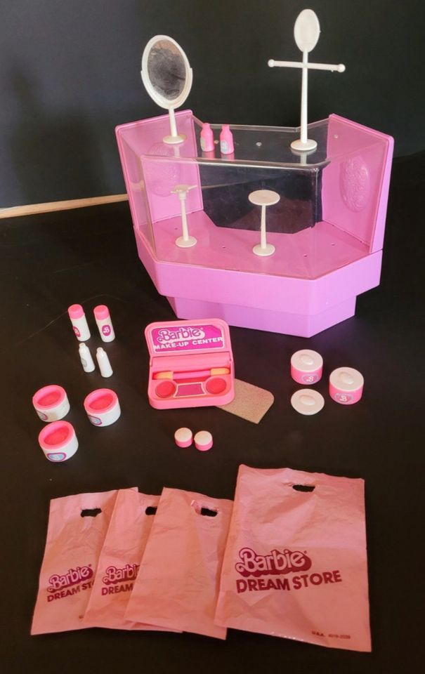 1982 Barbie Dream Store Make-up-Department in Ludwigsburg