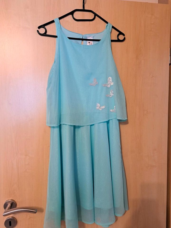 Kleid Mädchen gr.170 in Bergneustadt