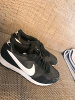 Nike Schuhe 38.5 Niedersachsen - Adendorf Vorschau