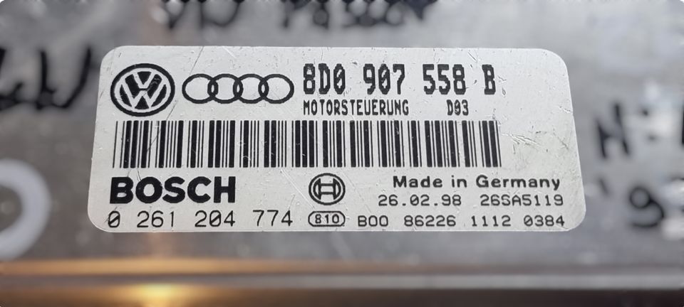 VW Passat 3B Bosch Motorsteuergerät 8D0907558B, 0261204774 in Schwäbisch Gmünd