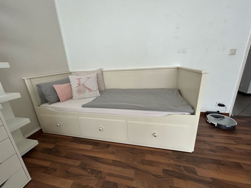 Ikea Hemnes Bett in Oberhausen