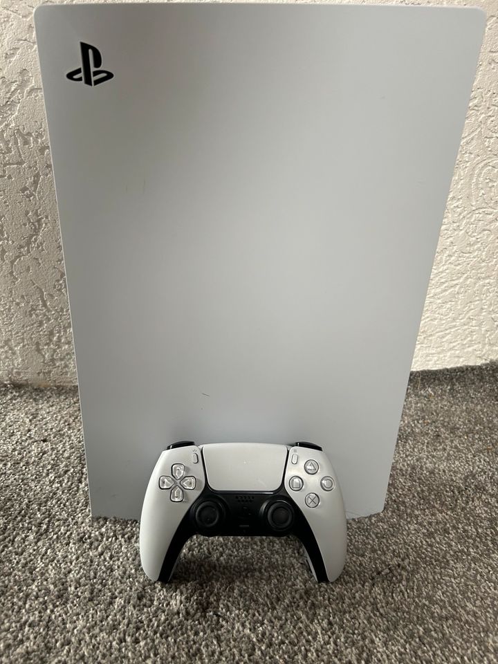 PlayStation 5 + 1 Controller in Romrod