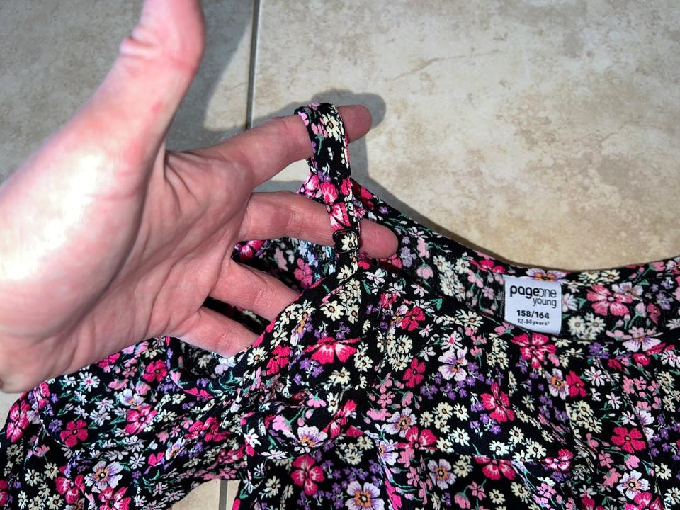 Gr.158/164: 2x Mädchen Langarmshirt Top Schulterfrei Crinkle in Obing