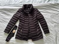 Jacke von Guess schwarz mit Gürtel und Kapuze im Kragen Gr.M Bayern - Hirschaid Vorschau