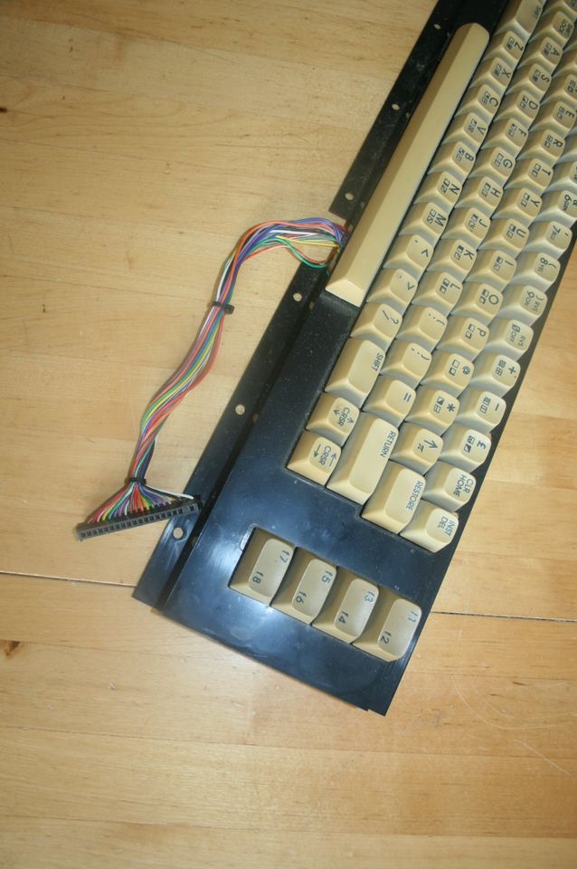 Tastatur von Mitsumi für Commodore C64c in Dresden