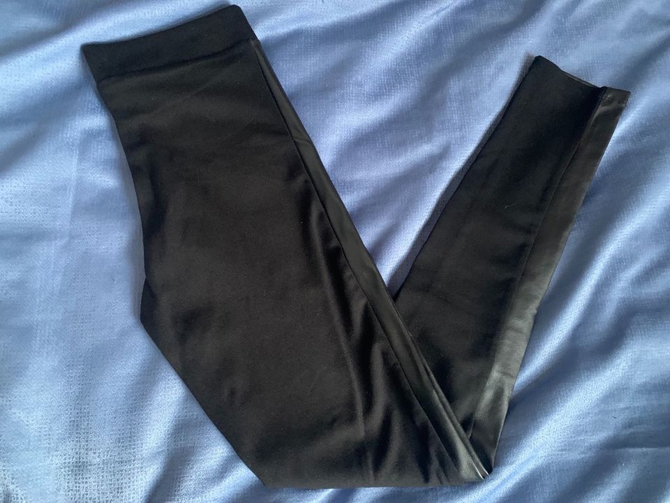 NEU Legging Lederhose C&A Hose Lederlegging XS 34 Damenhose sexy in Frankfurt am Main