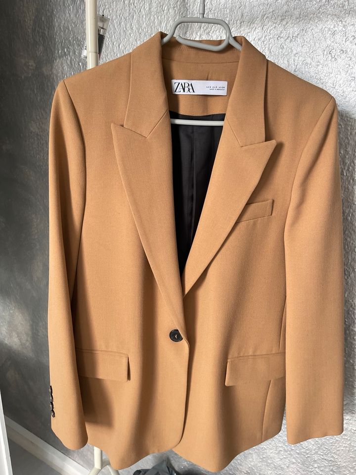 Blazer ZARA Neuwertig in Beige Größe S in Braunschweig