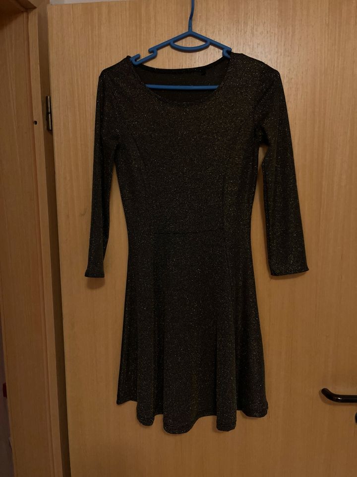 Kleid, goldfarben, Größe 158/164 in Neustadt an der Weinstraße