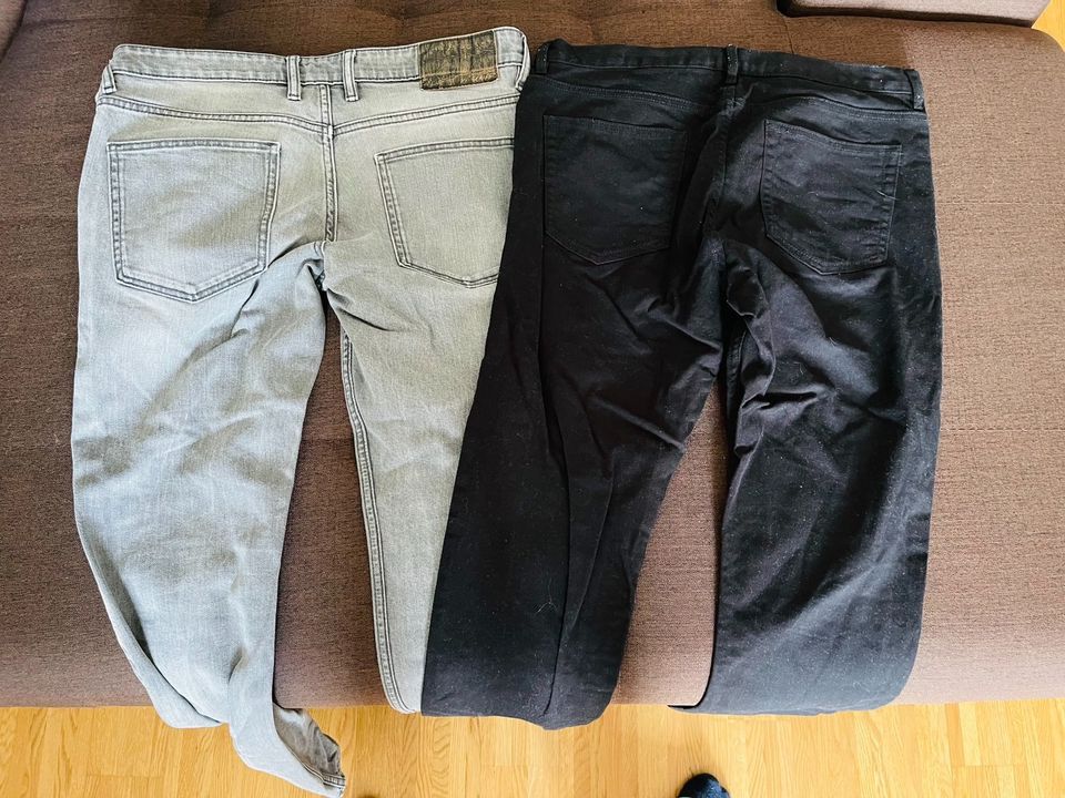 2x Herren Jeans Hose grau 34/32 und schwarz 32 in Troisdorf