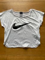 Nike Sport Shirt mit Seitentasche Gr. S Niedersachsen - Niemetal Vorschau