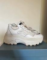 PRADA Schuhe Sneaker in weiß Leder Hamburg - Wandsbek Vorschau