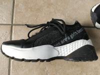 S. Oliver Sneaker Schuhe Gr 38 Schwarz glitzer Shoes are girls... Nordrhein-Westfalen - Engelskirchen Vorschau