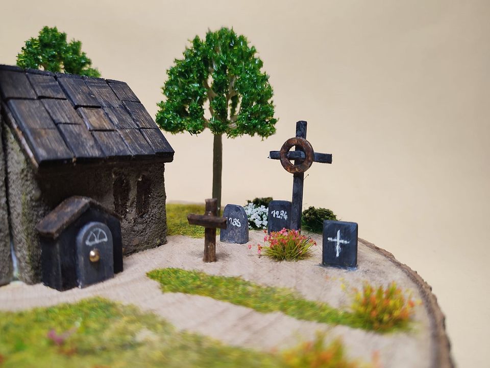 Miniatur Deko Kirche, Gothic, Friedhof, Mittelalter Irland UK in Beilingen