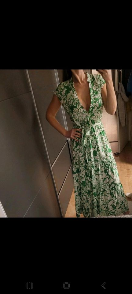 Zara Kleid Midi Maxi Blumen Blusenkleid Hemdblusenkleid Volants z in Böblingen