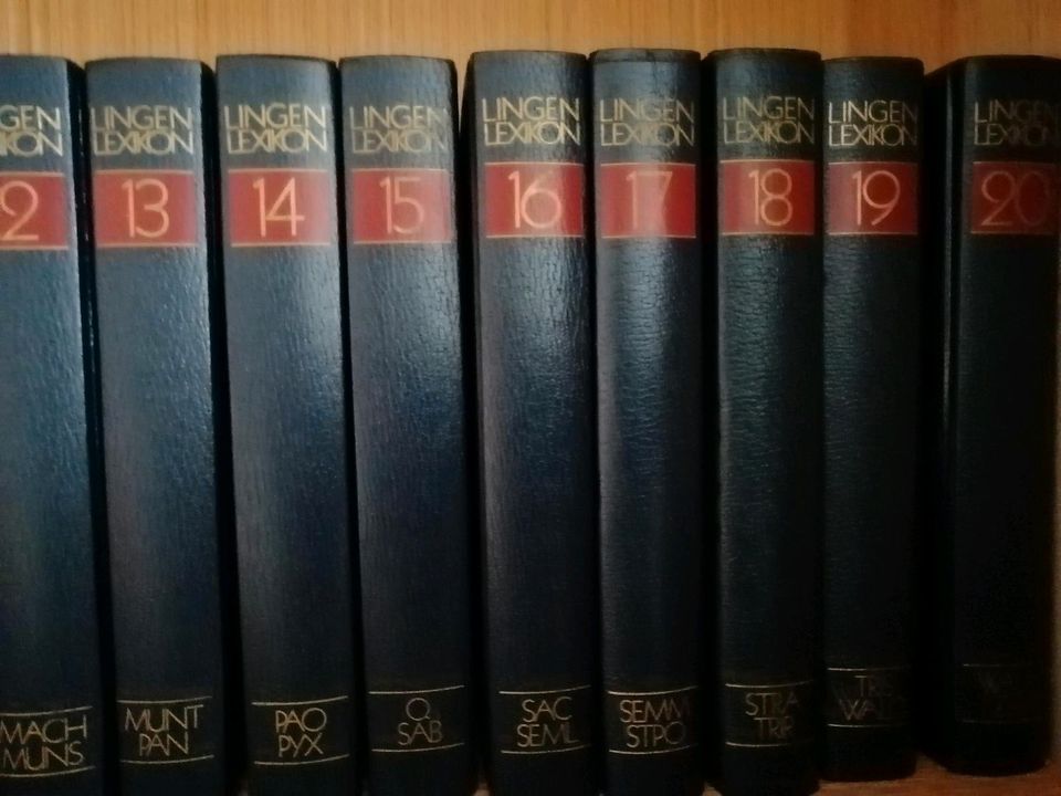 Lexikon-Reihe aus den 1970iger Jahren in Wesel