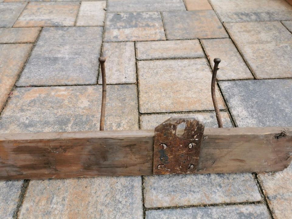 Rustikale Hakenleiste Holz 134 cm lang in Unterwellenborn