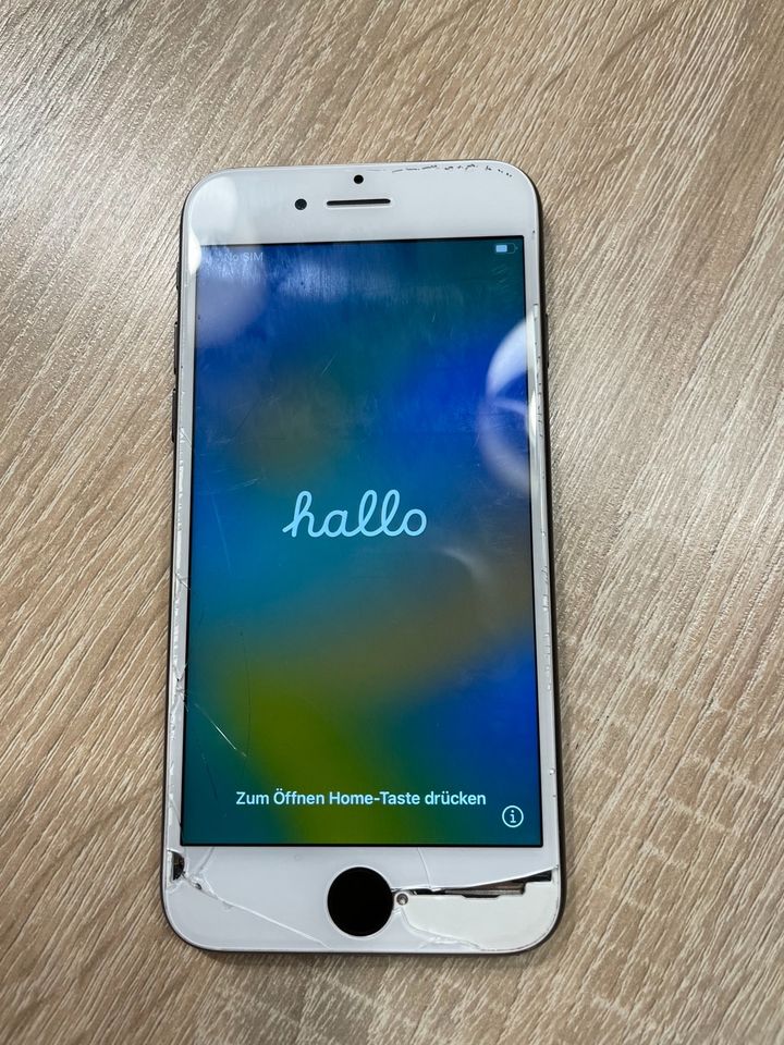 Hochwertiges schönes Apple IPhone SE Handy Mobiltelefon mit Ovp in Ellwangen (Jagst)