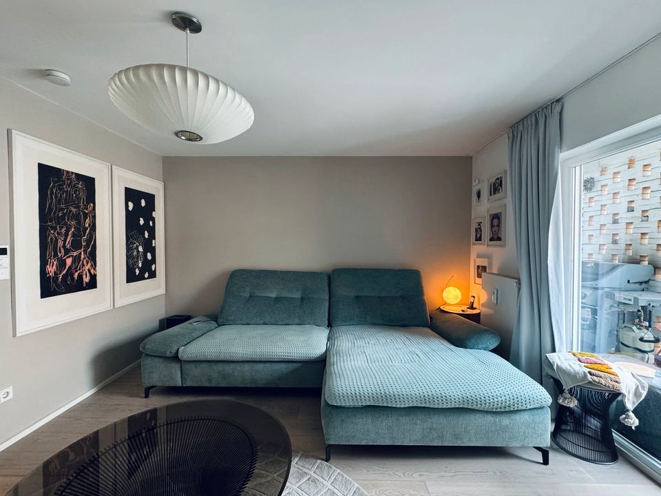 Sofa Couch - Mintgrün & Ausfahrbar in München