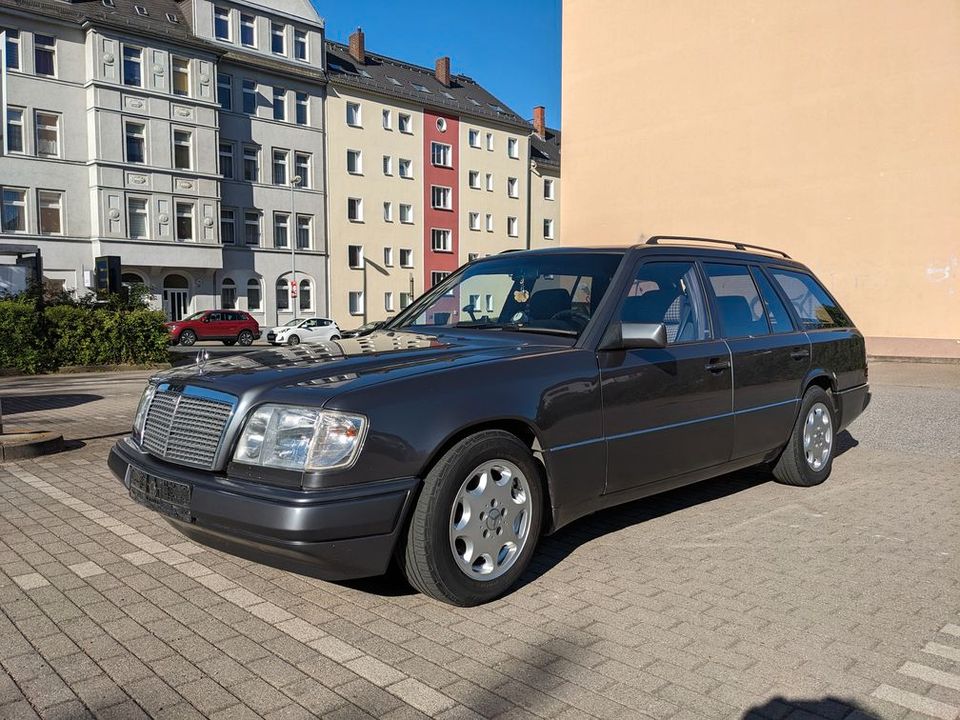 Mercedes Kombi E 200 T (S124 / W124) in Chemnitz