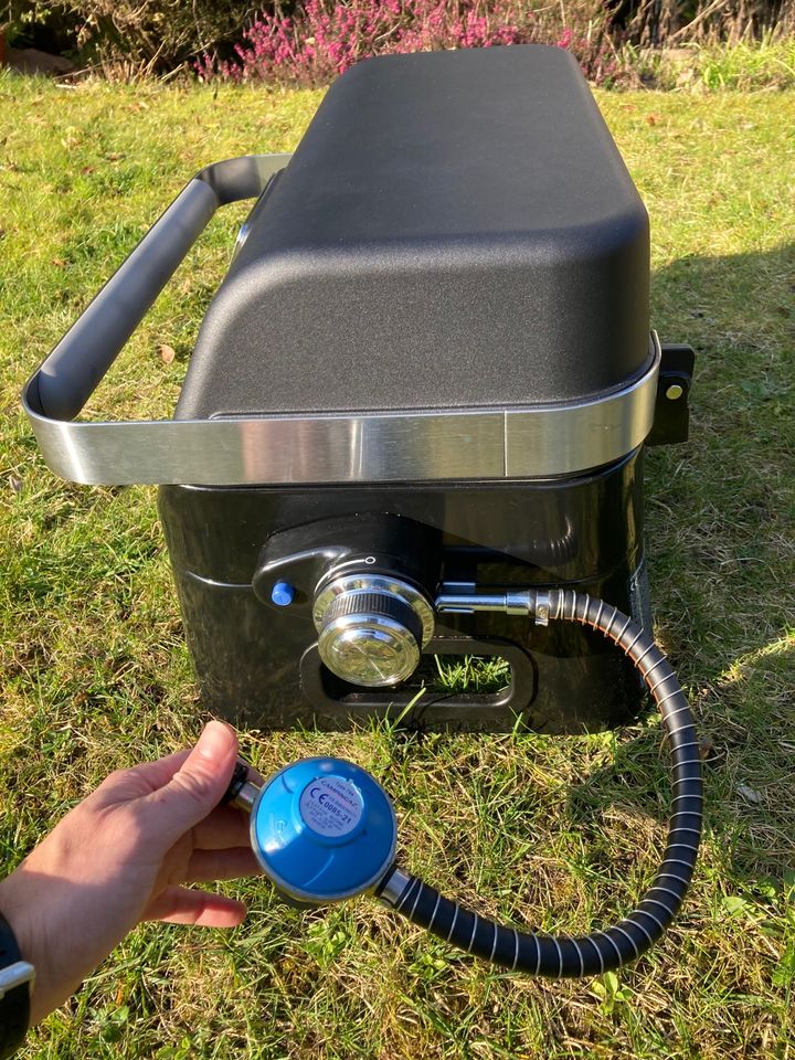 Grill Campinggaz Attitude CV mit Zubehör - Wie Neu! in Babenhausen