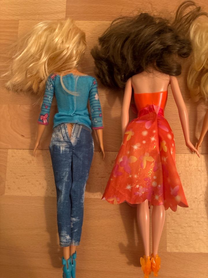 3 Barbies zusammen 18 Euro in München